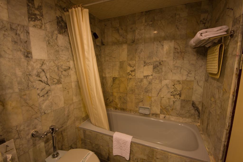 Rimpao Hotel Kalasin Extérieur photo