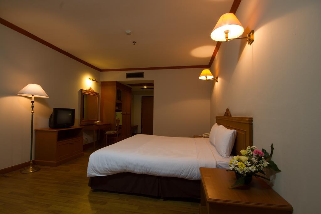 Rimpao Hotel Kalasin Extérieur photo