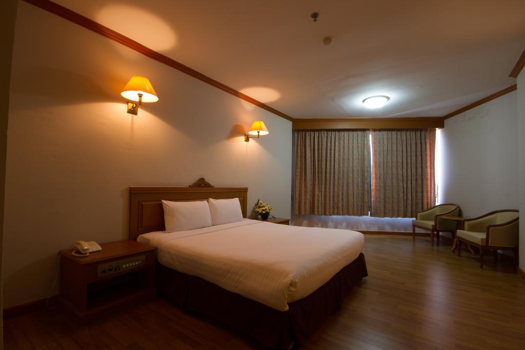 Rimpao Hotel Kalasin Extérieur photo