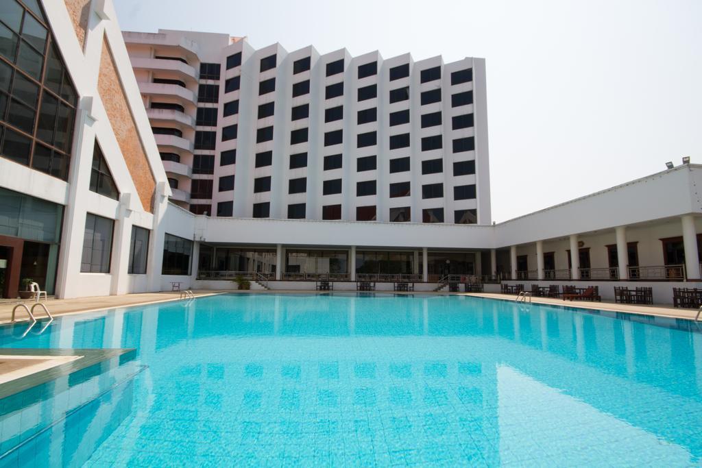 Rimpao Hotel Kalasin Extérieur photo