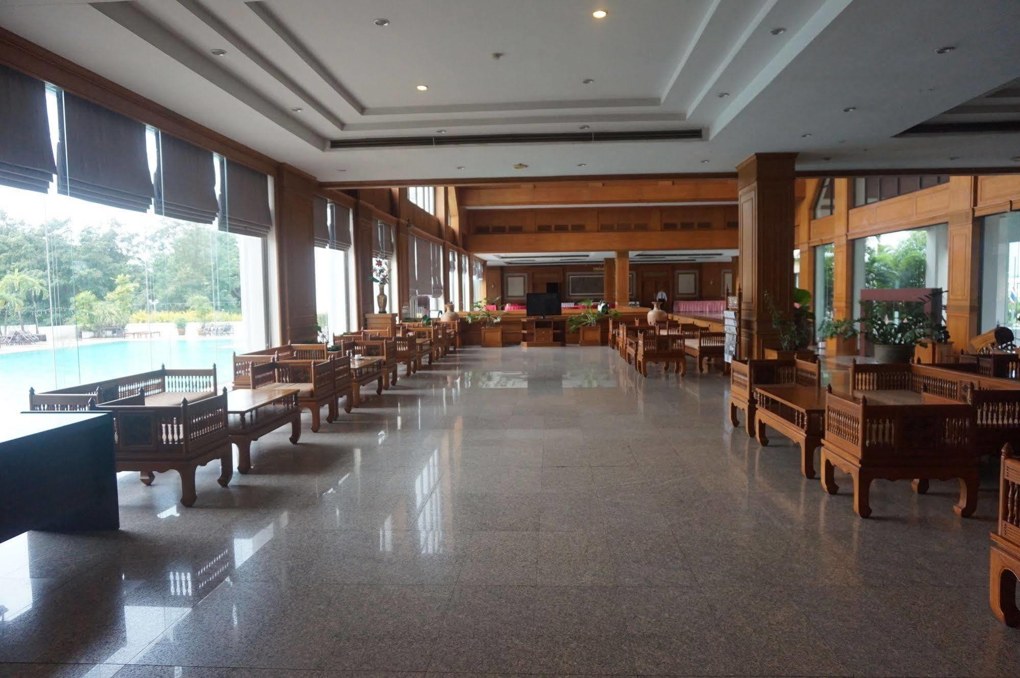 Rimpao Hotel Kalasin Extérieur photo