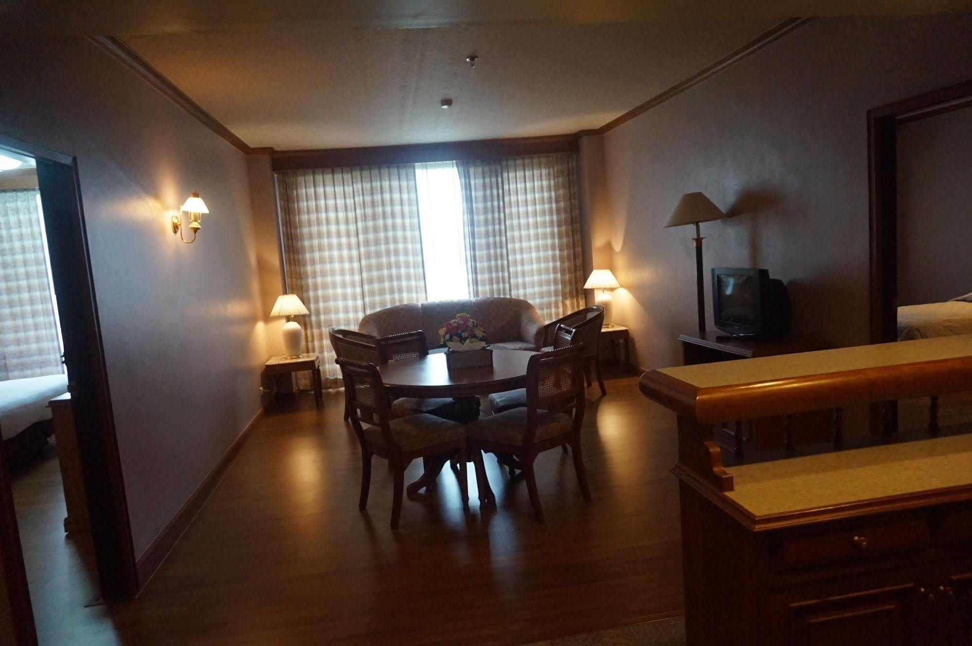 Rimpao Hotel Kalasin Extérieur photo