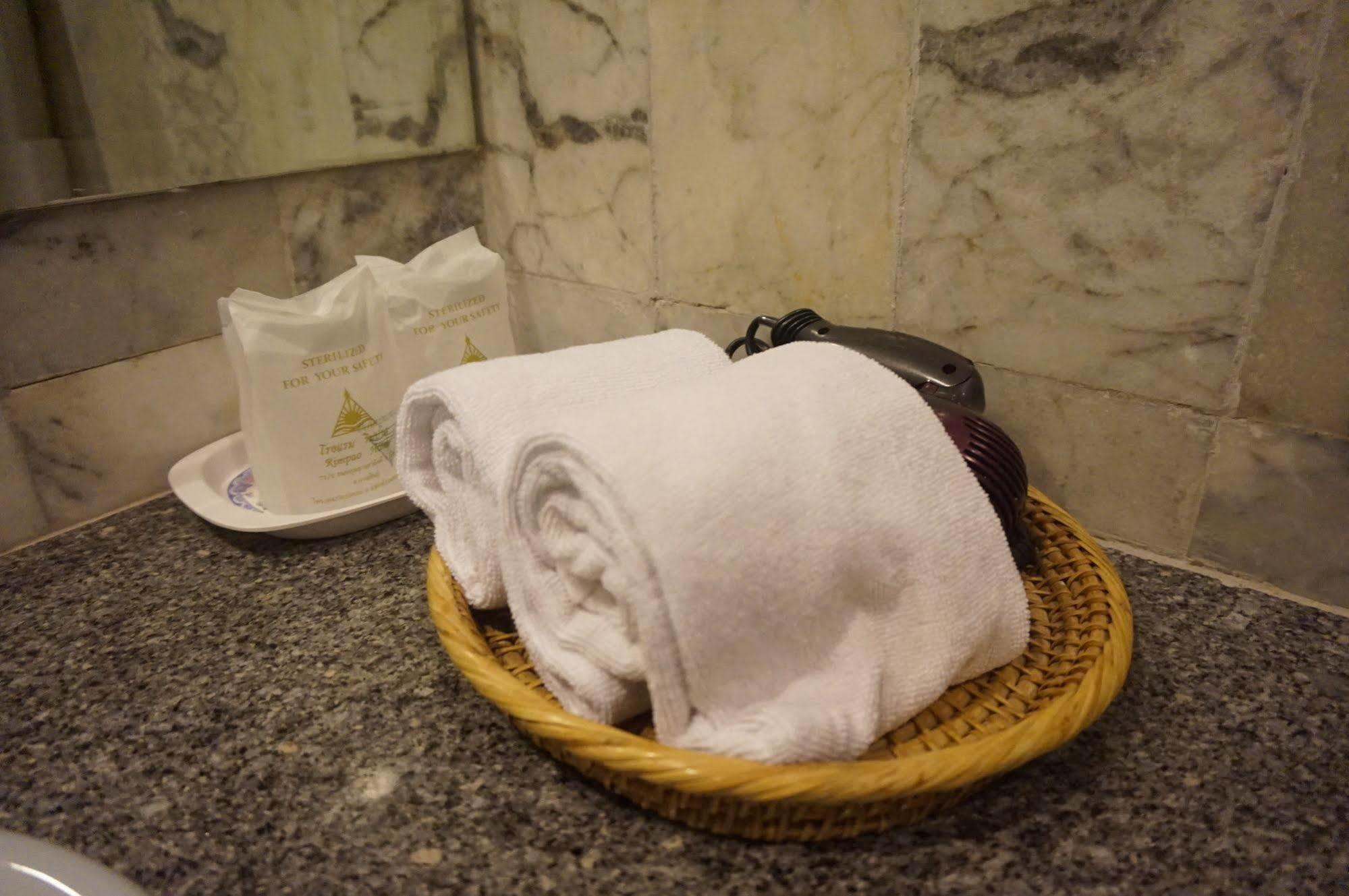 Rimpao Hotel Kalasin Extérieur photo