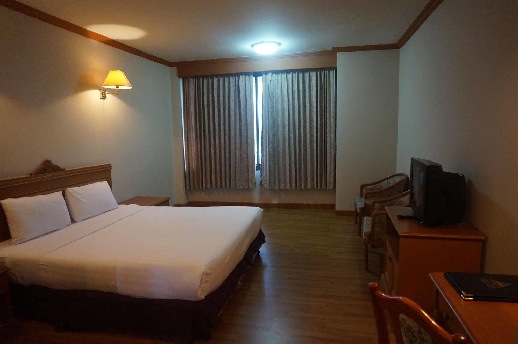 Rimpao Hotel Kalasin Extérieur photo