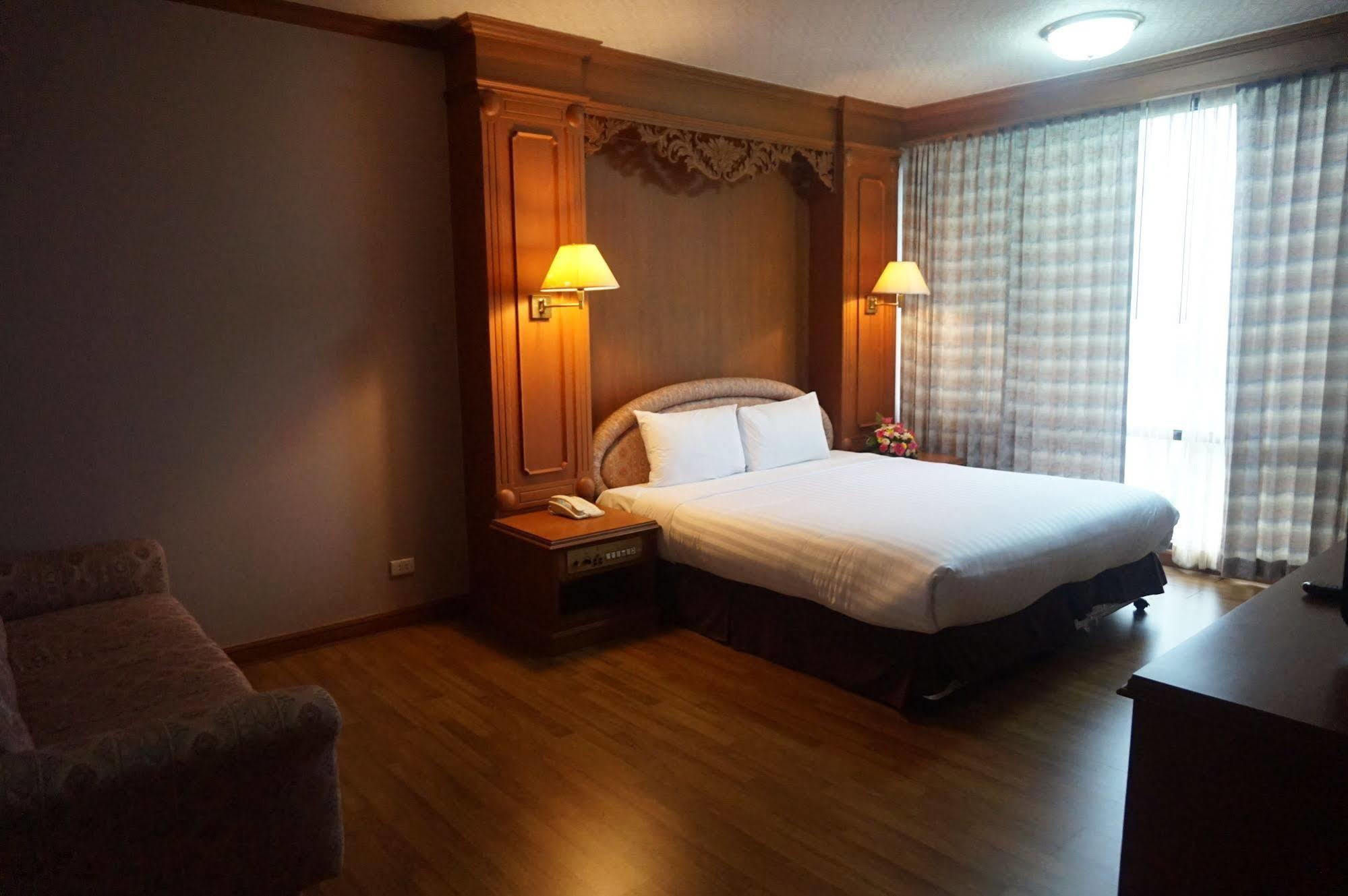 Rimpao Hotel Kalasin Extérieur photo