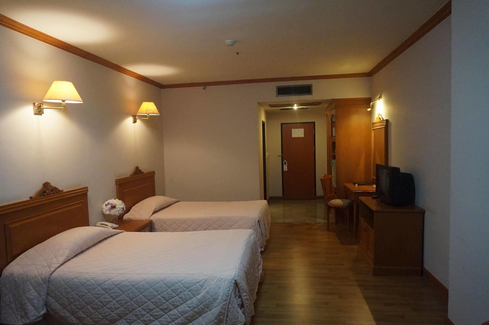 Rimpao Hotel Kalasin Extérieur photo