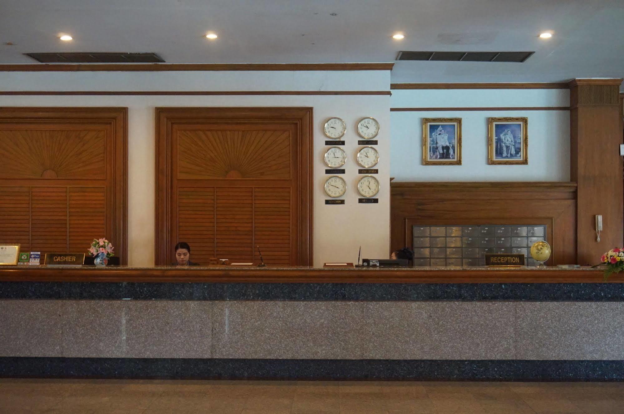 Rimpao Hotel Kalasin Extérieur photo
