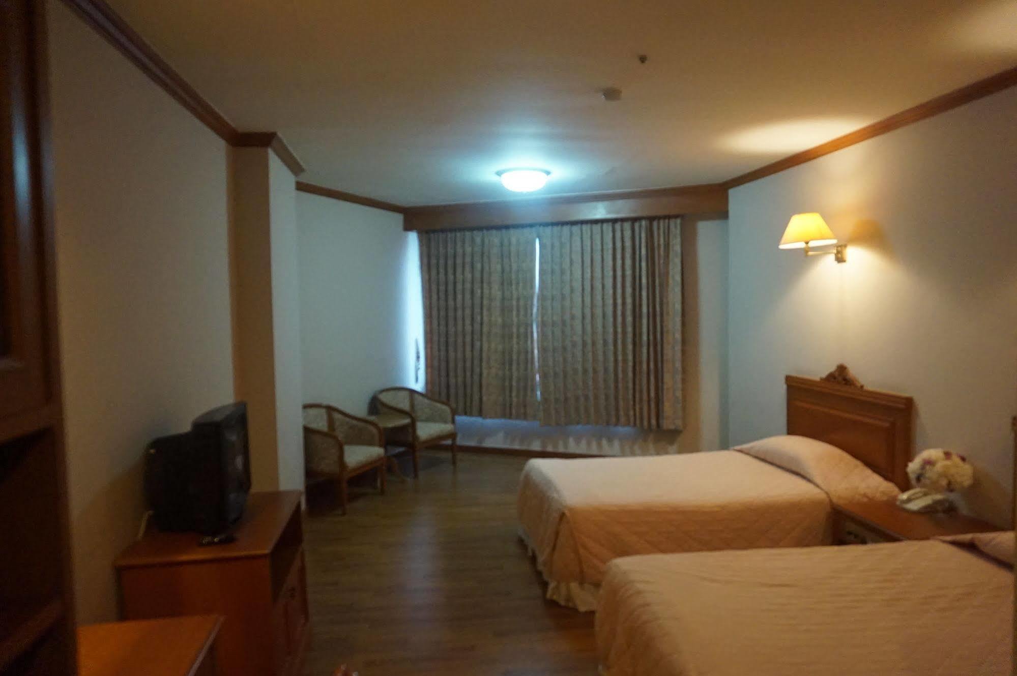 Rimpao Hotel Kalasin Extérieur photo