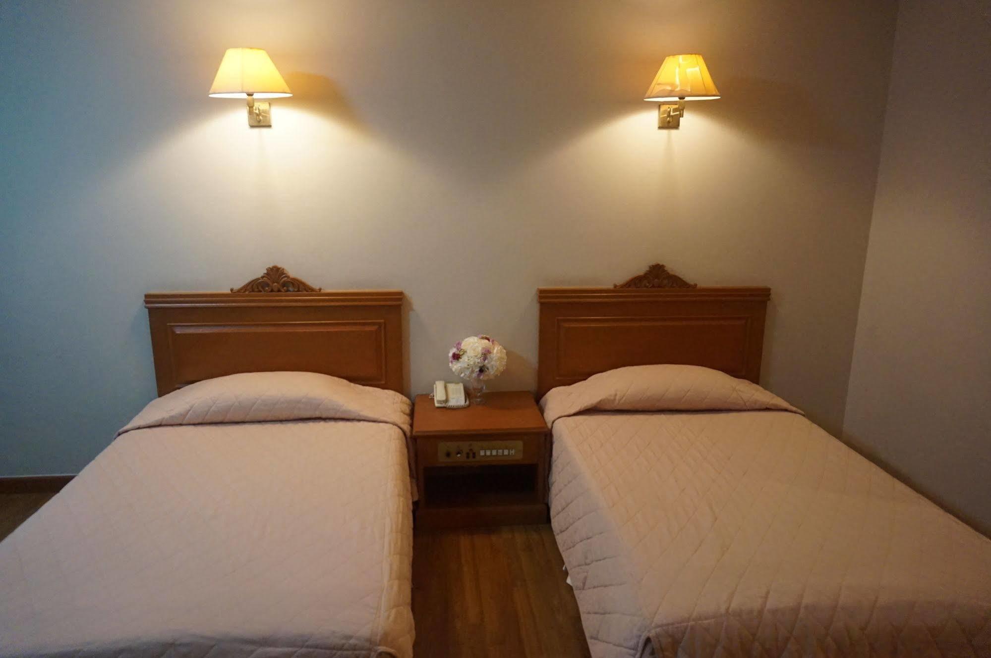 Rimpao Hotel Kalasin Extérieur photo